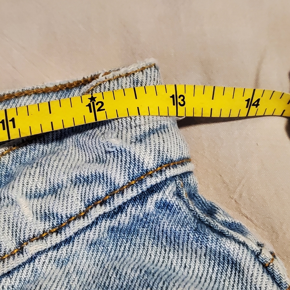 Levi's Light Blue High Rise Women's Jeans - Picture 15 of 16